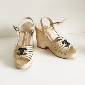 CHANEL - Authentic Interlocking CC Logo T-Strap Wedges